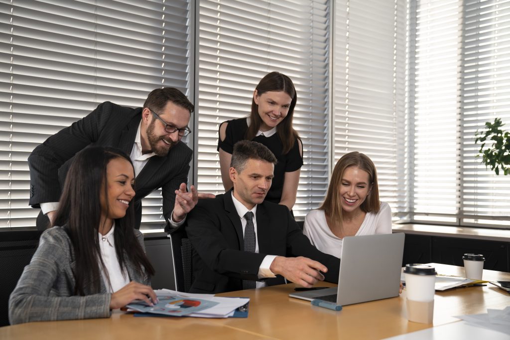 medium-shot-people-working-together